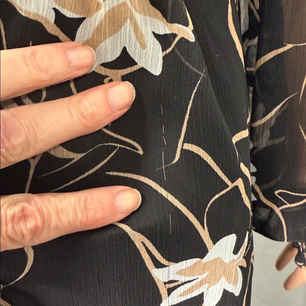 Elizabeth and James Black Floral Sheer-Sleeve Dress – Size XL - Picture 8 of 11